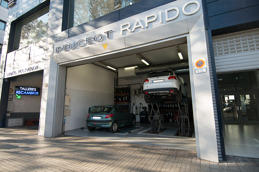 Concesionario Oficial Peugeot La Maquinista Barcelona