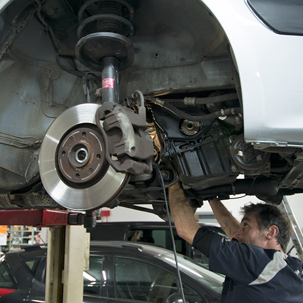 Taller Oficial Peugeot La Maquinista Barcelona