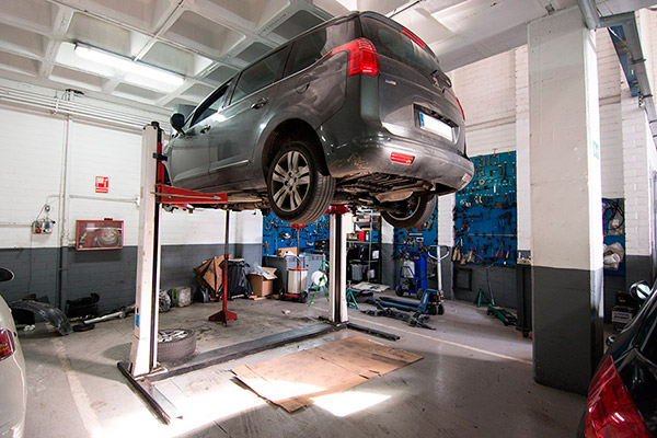 Taller Oficial Peugeot Poble Nou Barcelona